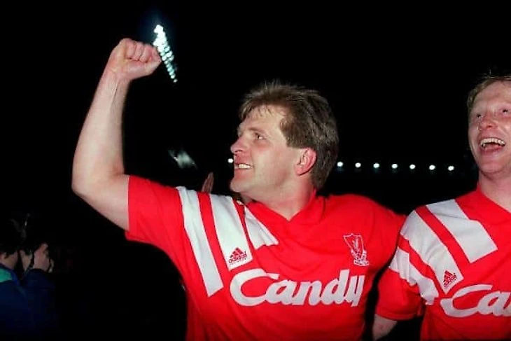 Л.Р.;  JAN MOLBY и MARK WRIGHT [оба LIVERPOOL] празднуют свою победу.  LIVERPOOL v PORTSMOUTH.  Пол Марриотт / EMPICS Sport