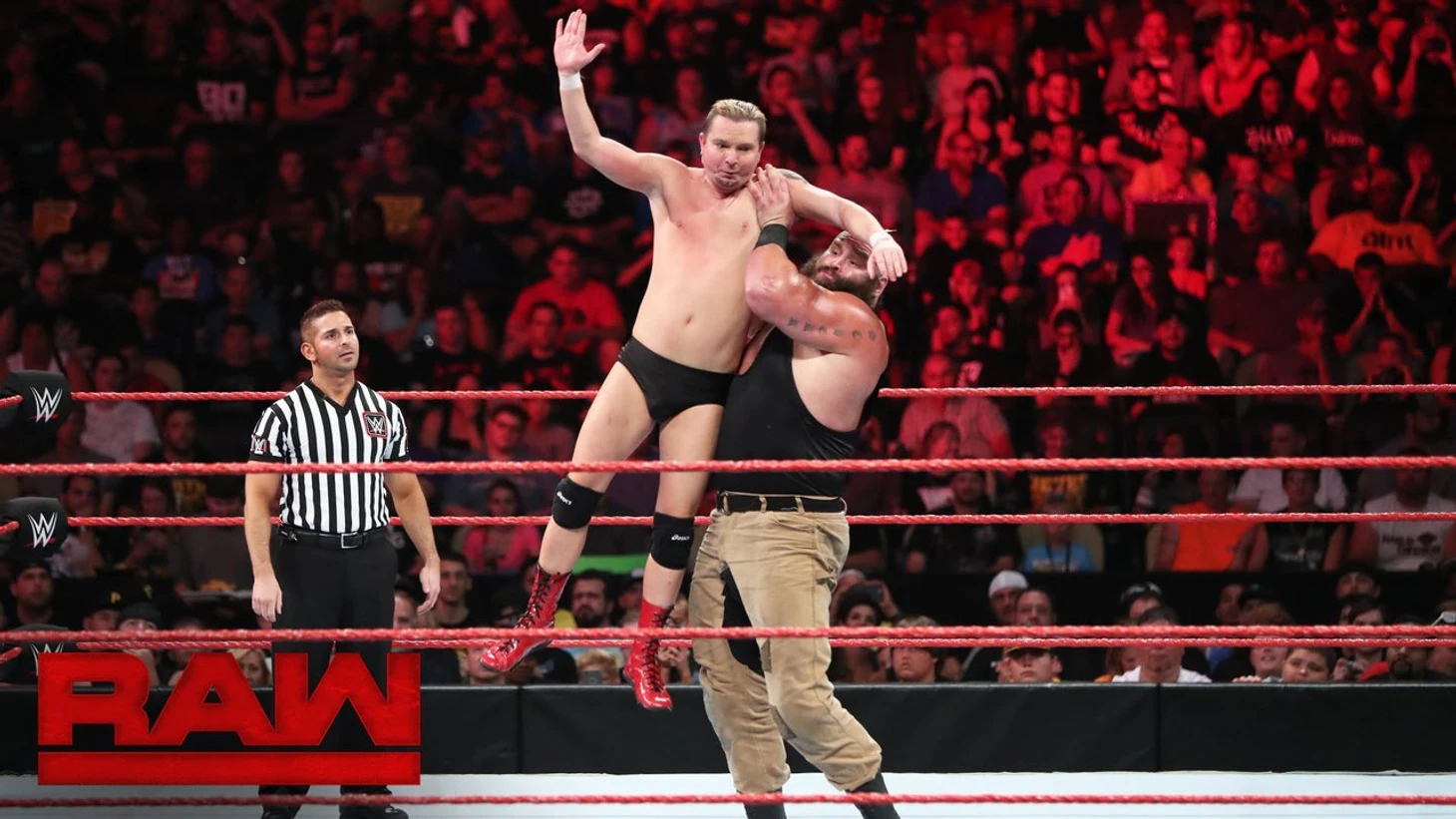 Из мяса в главные лица SmackDown...