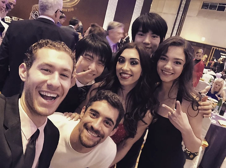 Селфи много не бывает, правда Джейсон?