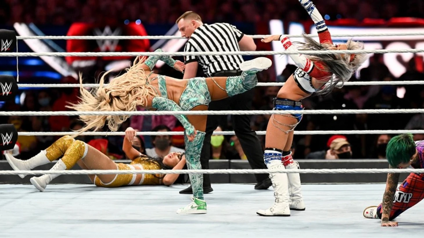 Обзор первого дня WWE WrestleMania 37, изображение №8