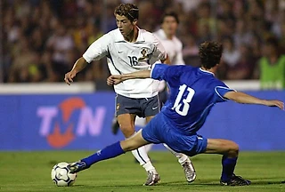 В 2003-м юный Роналду ярко дебютировал за сборную в матче с Казахстаном, но забить так и не смог