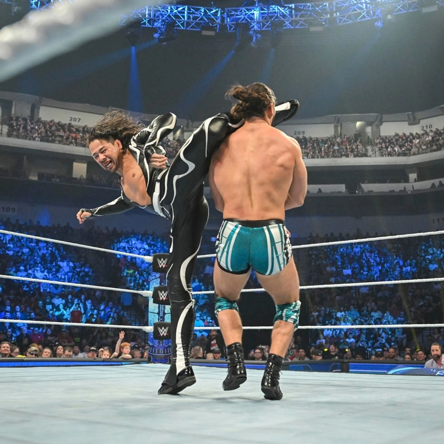 Обзор WWE Friday Night Smackdown 14.04.2023, изображение №6