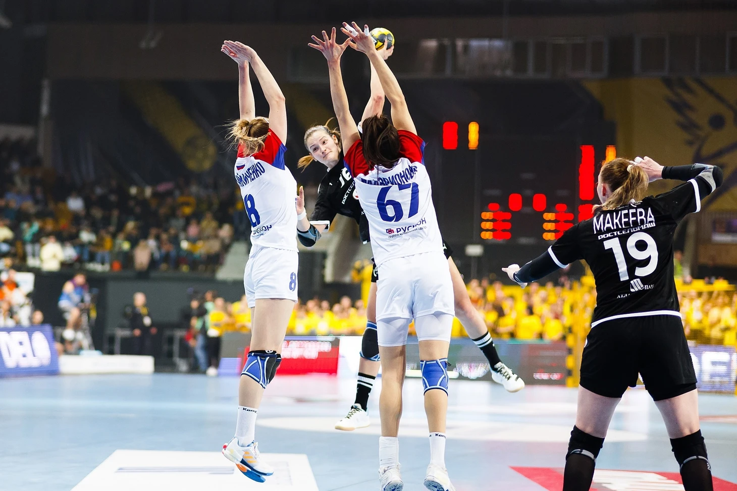 Эксклюзив БЦ. Виктор Рябых: "Меня сразу предупредили — ничего не пить, кроме воды в бутылках", изображение №5