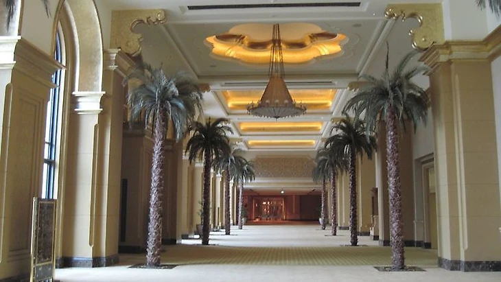 Холл Emirates Palace. Фото &quout;СЭ&quout;