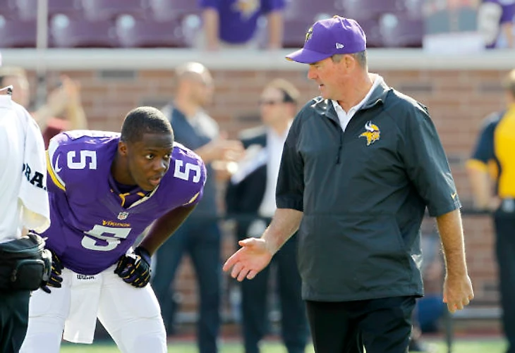 Тедди Бриджуотер и Майк Зиммер. Фото: AP Photo/Ann Heisenfelt