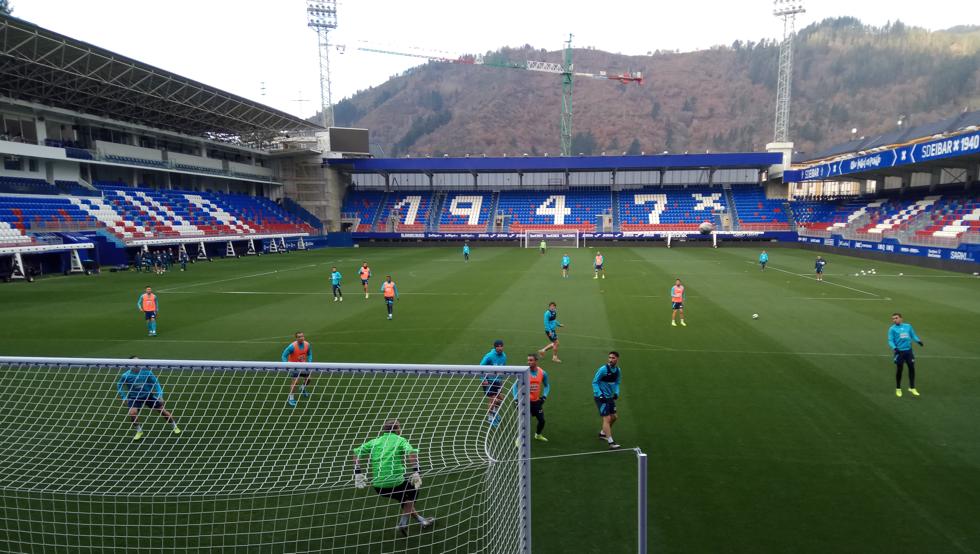 «Эйбар» готовится к матчу с «Хетафе». Тренировку пропустили Дмитрович и Альварес