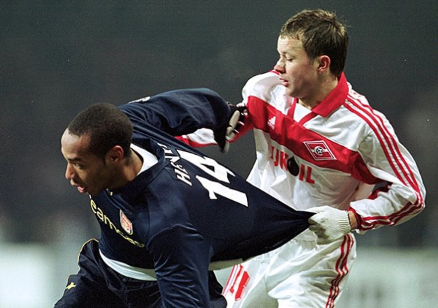 https://photobooth.cdn.sports.ru/preset/post/6/93/744b79448428fb57d3c1cec440f3a.png