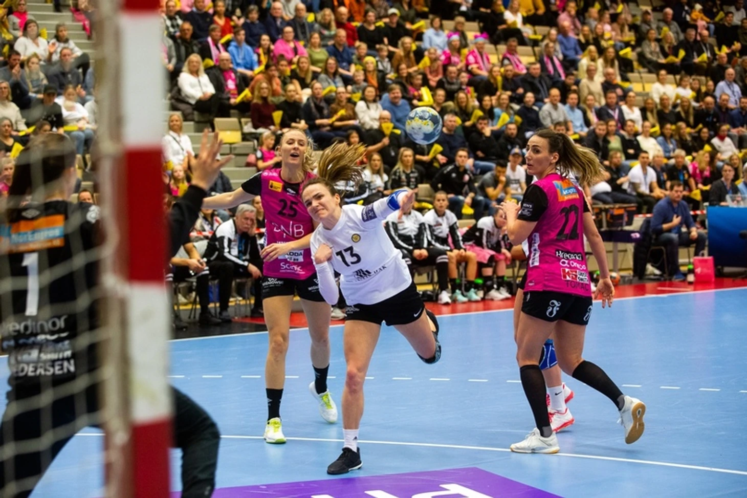 Лига чемпионов. Есть четвертьфинал! Два "Ростова" — кризисный и выздоравливающий, изображение №1