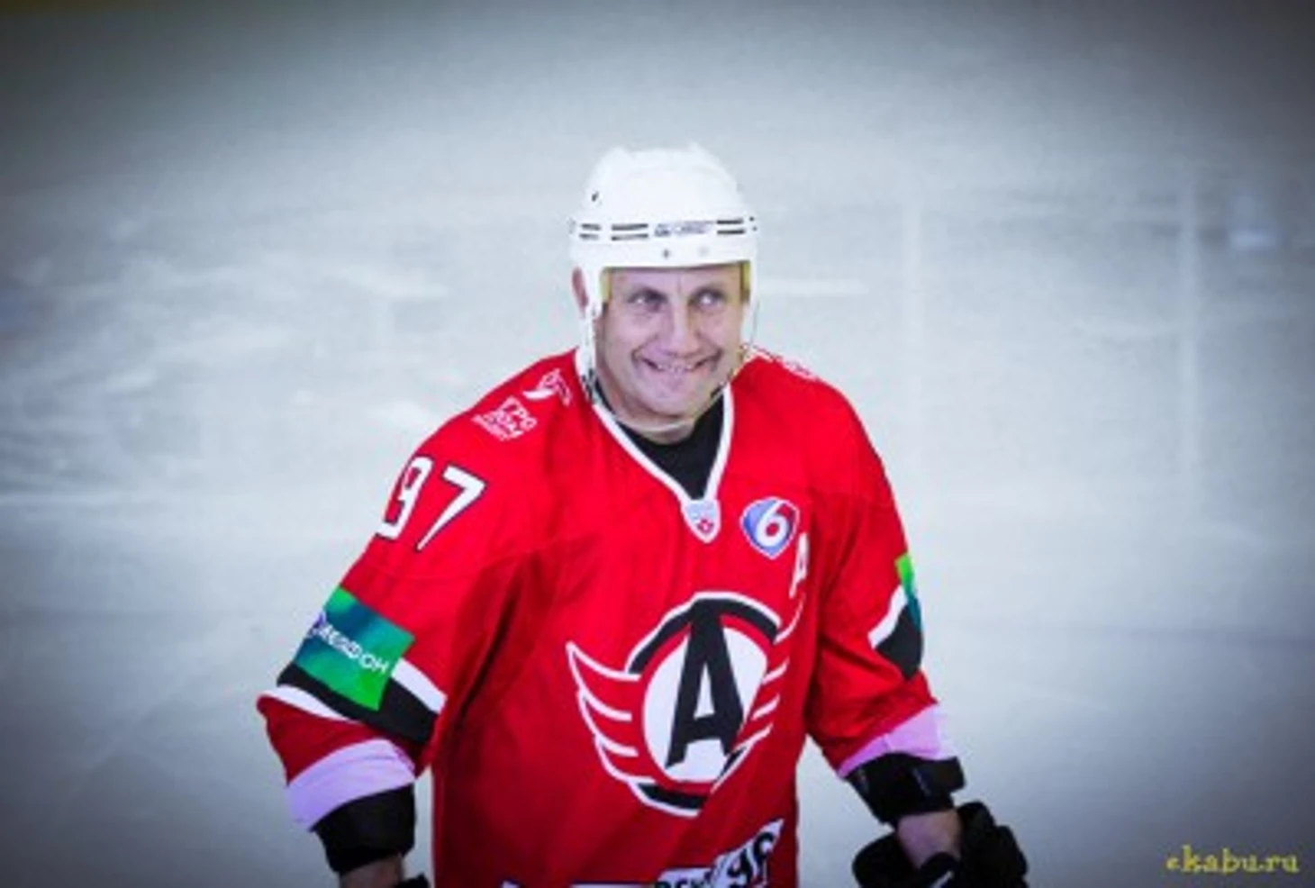 https://photobooth.cdn.sports.ru/preset/post/6/9b/8f832978d43448c588843104a8cc9.jpeg