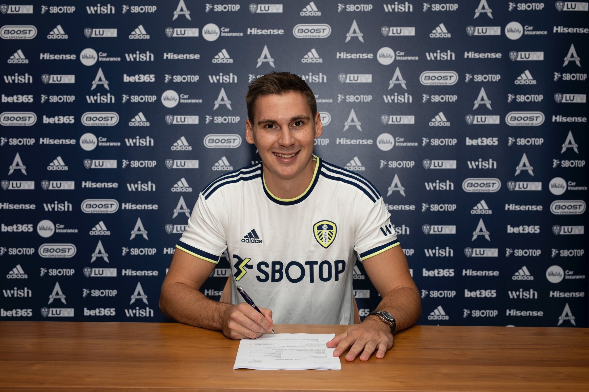 Максимилиан Вёбер. Что за игрока купил «Лидс»