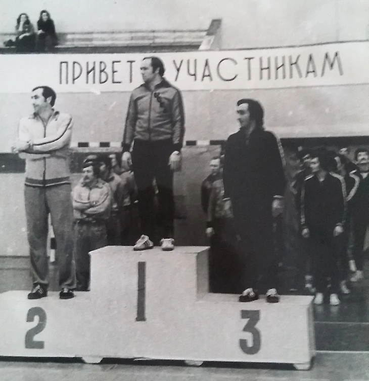 1977 год. Пьедестал чемпионата СССР: Виктор Черняев (ЦСКА), Владимир Максимов (МАИ), Георгий Бериашвили (Буревестник)