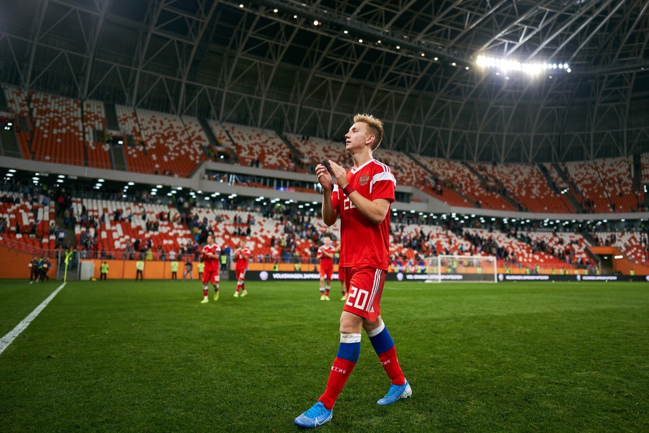 «Взрослый футбол – это когда вместо щуплых ребят выходят бородатые мужики, которые бьются за семьи!»