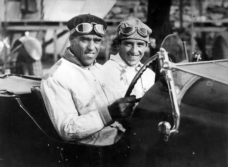 Тацио Нуволари (слева) и Джованни Баттиста Гуидотти (справа), Милле Милья, 1930