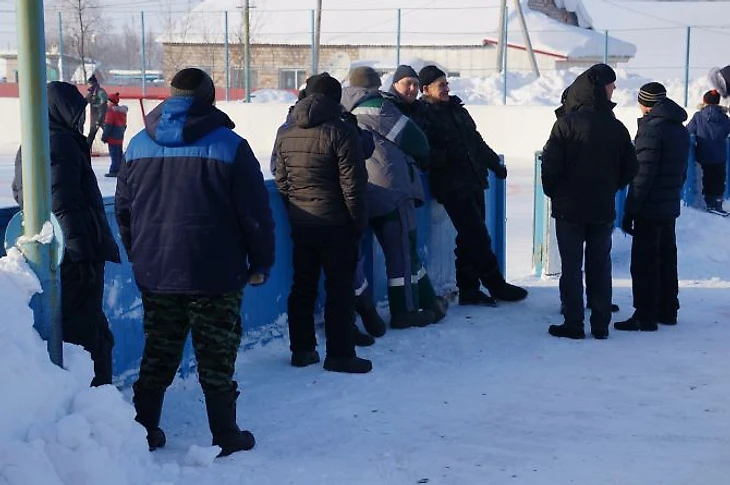 Хоккейная площадка в посёлке Урал (Кармаскалинский район)