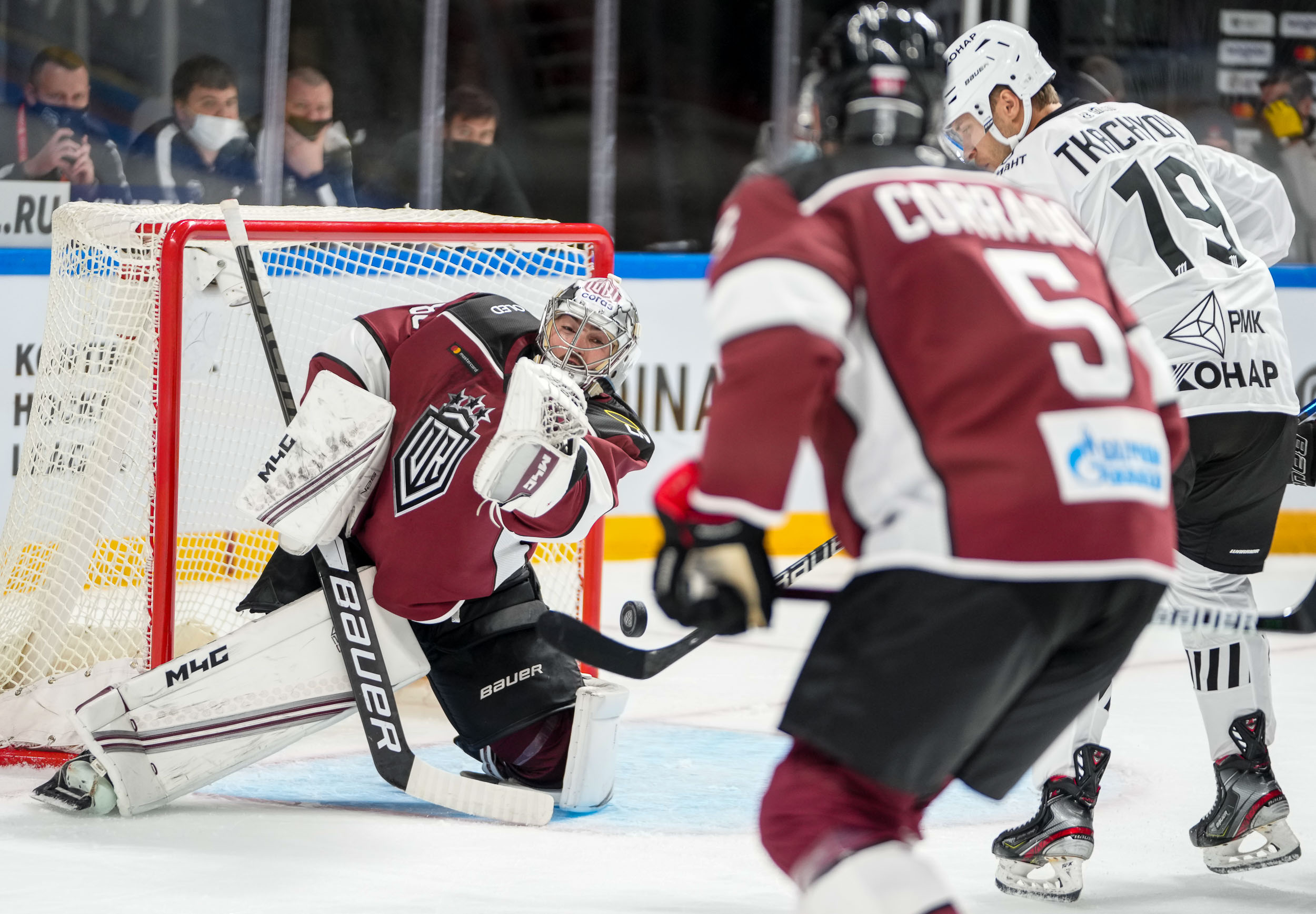 «Трактор» на выезде громит рижское «Динамо»