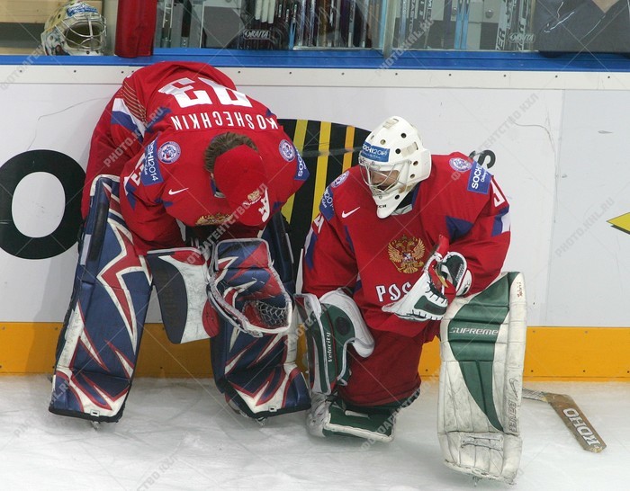 Думали насчёт того, что на Олимпиаде вратарская бригада будет состоять из двух молодых голкиперов и одного опытного