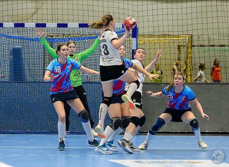 Молодёжное первенство. Алёна Осипова: "При Роменской стало гораздо удобнее играть с линейными!", изображение №7