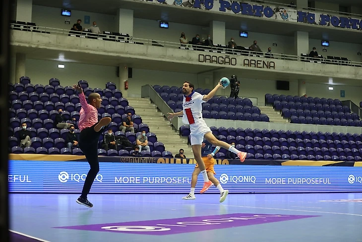 Лига чемпионов. "Пари Сен-Жермен" и "Мотор" — синхронные всплытия в зонах доступа, изображение №3