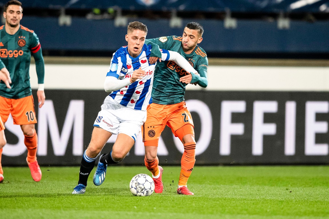 «Не вижу разницы между мной и полузащитниками ведущих клубов». В Голландии вырос еще один универсал