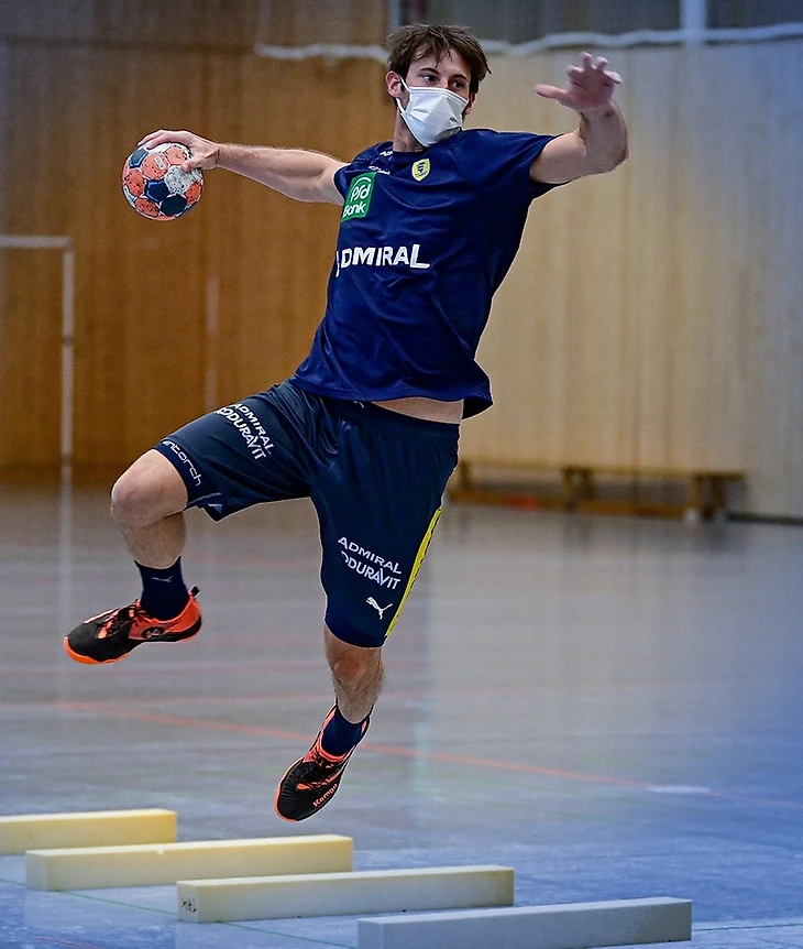 Невзгодам вопреки. Период осторожного оптимизма. Где выход из карантина?, изображение №5