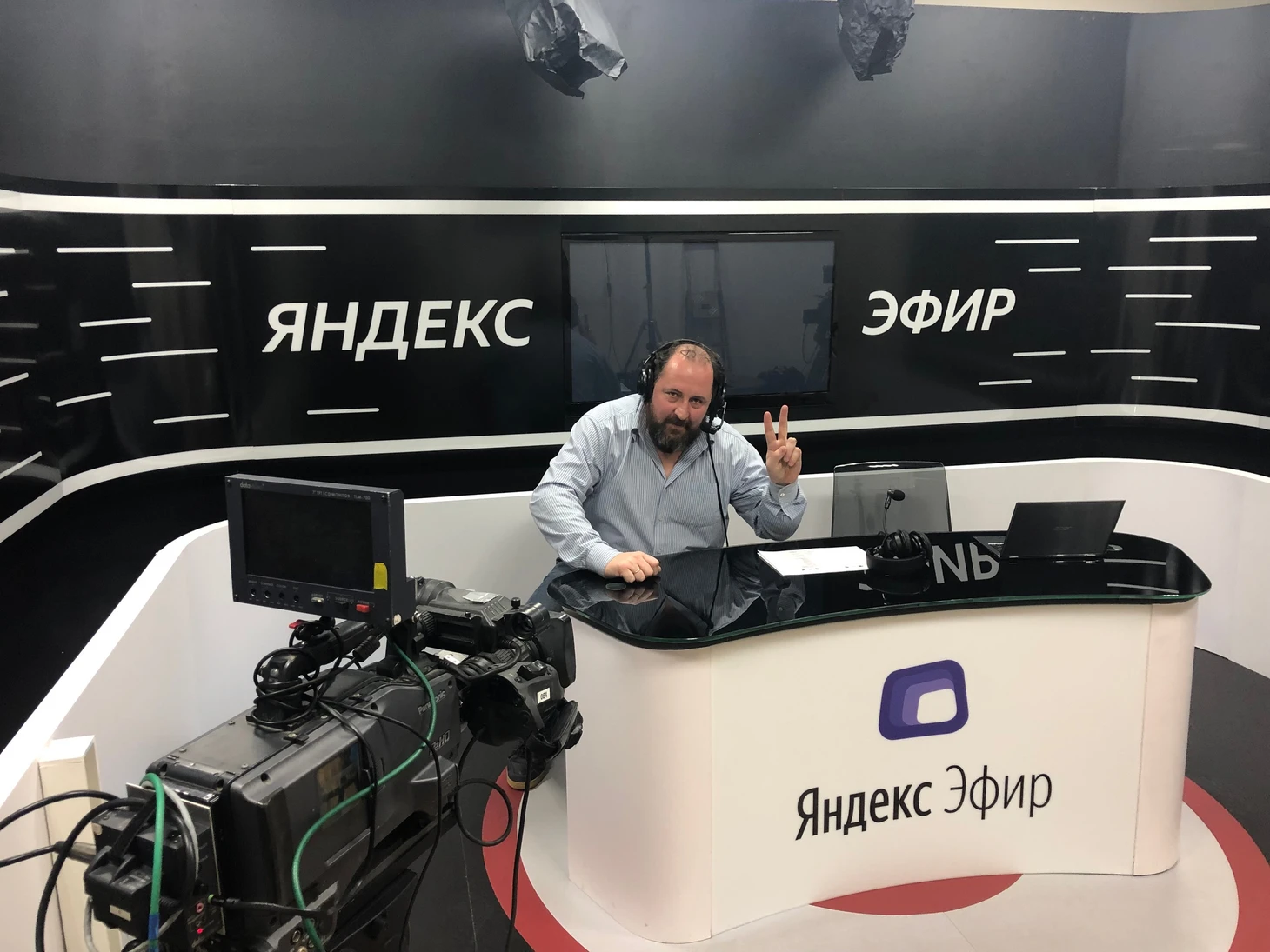 Голоса гандбола. Кирилл Амосов: "Когда Павленко отбил мяч, Артём Гриценко чуть не полетел вниз", изображение №4