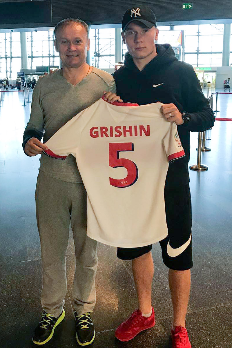 В ПФЛ есть игрок, выступавший в ЮАР. Он пишет рэп и принес воспитавшему клубу больше миллиона рублей