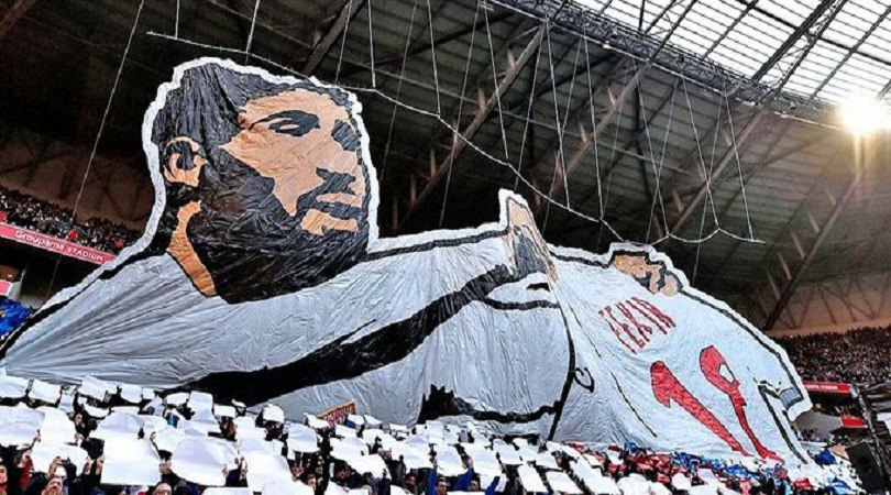 Перфоманс фанатов «Лиона»