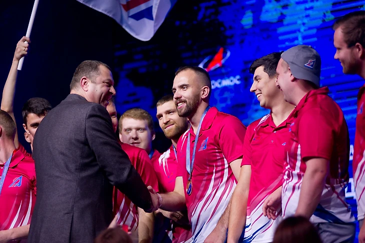 Люди гандбола. Евгений Гостев: "После победы на Спартакиаде Роскосмоса назвали лысым шарлатаном!", изображение №10