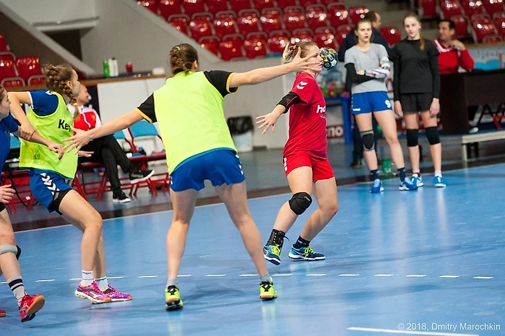 Девичья сборная в Подмосковье. Михаил Измайлов: работа под девизом "Вспомнить все!", изображение №4