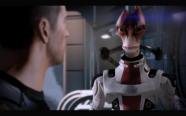 Однажды меня застала врасплох одна азари, благо я знал грязные приемы.
Сказал: «Твои барьеры похожи на мои принципы» и после броска биотической гранаты добавил «Их нет».