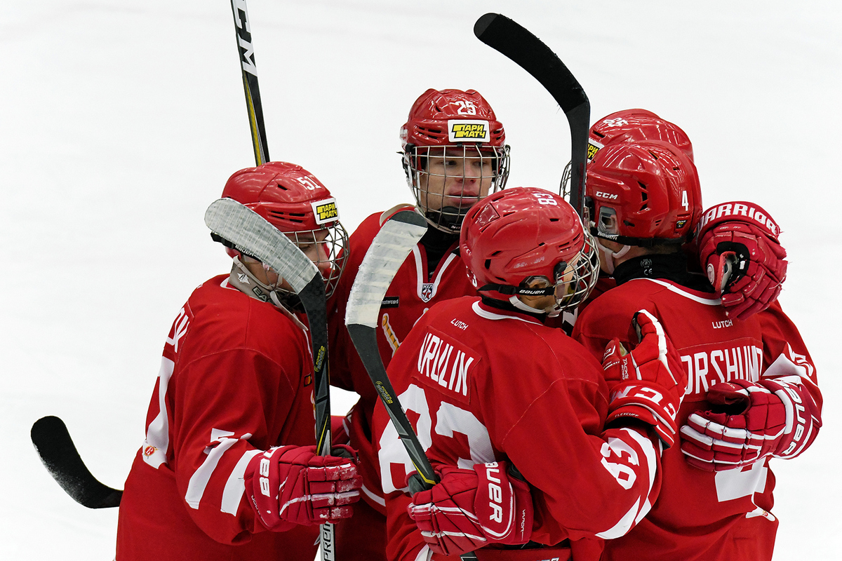 В сборную России вызван 18-летний игрок, у которого всего 1 матч в КХЛ. Откуда он взялся? 🤔