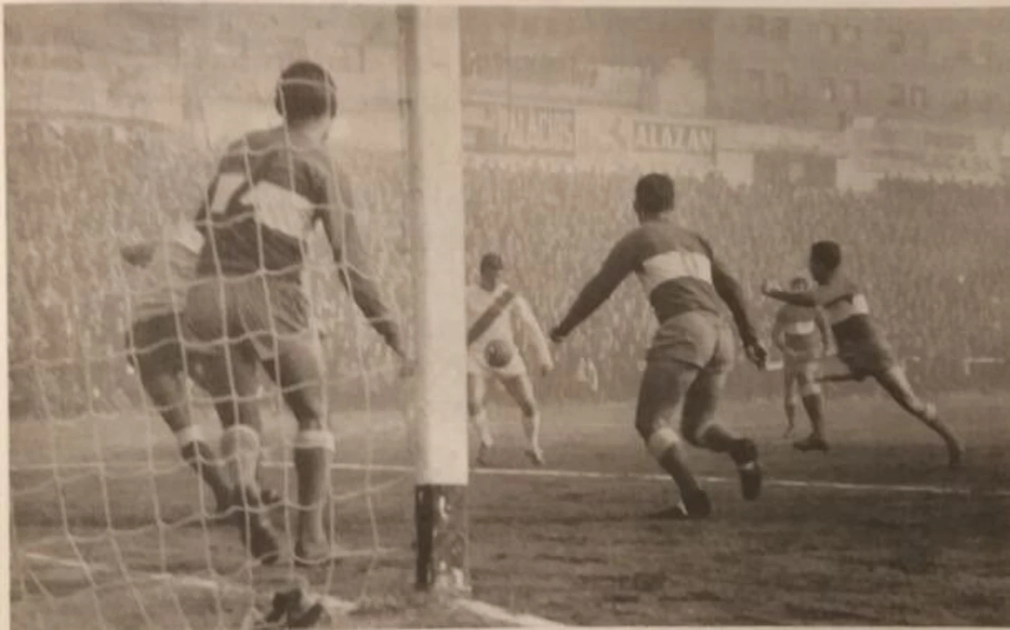 Гол Райо в ворота Констансии