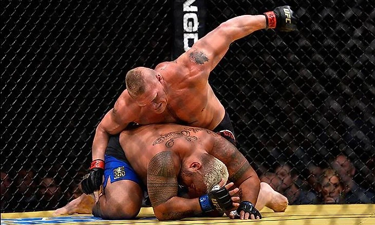 Lesnar beats Hunt