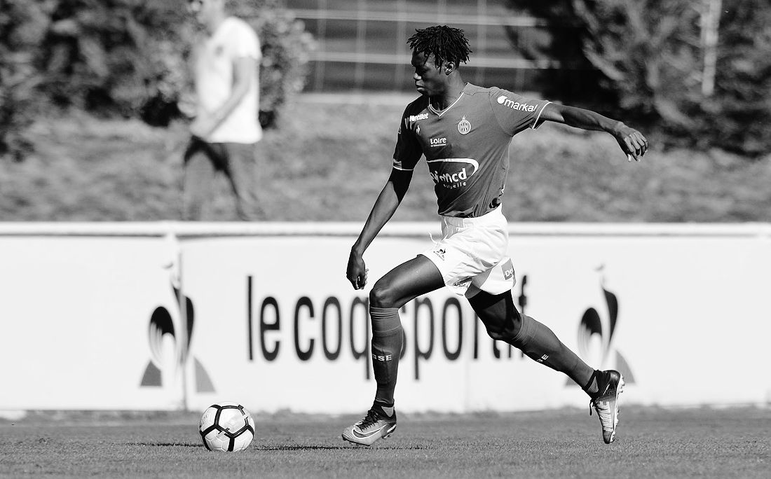 19-летнего футболиста расстреляли из «калашникова». Чудовищная история из Франции