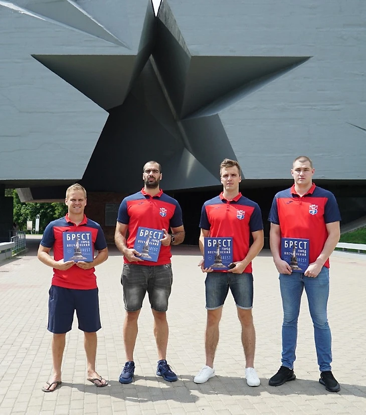 Пора знакомиться. Павел Пачковски: &quot;В Бресте меня согревает мысль, что и родина рядом&quot;, изображение №2