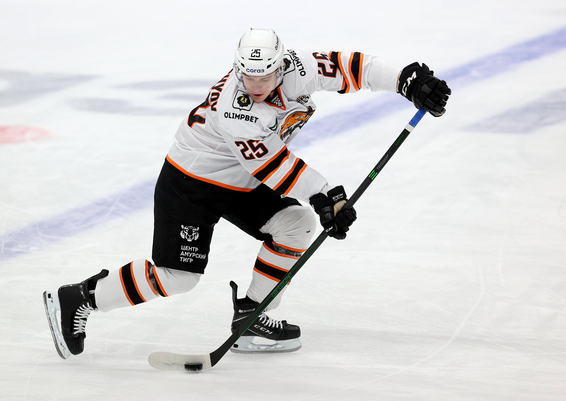 В «Амуре» появился молодой снайпер – у Лихачева 2 гола в 2 последних матчах. В МХЛ он был самым ценным игроком и забивал лакроссы