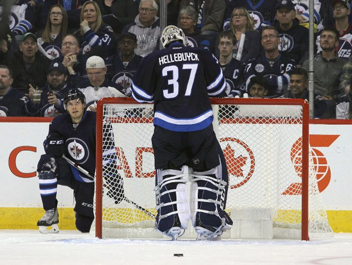 Connor Hellebuyck