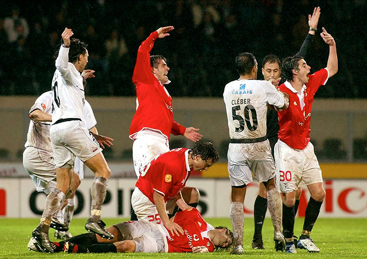 Миклош Фехер должен был смотреть матч с «Виторией» под пледом и в обнимку с градусником. Но сам напросился сыграть