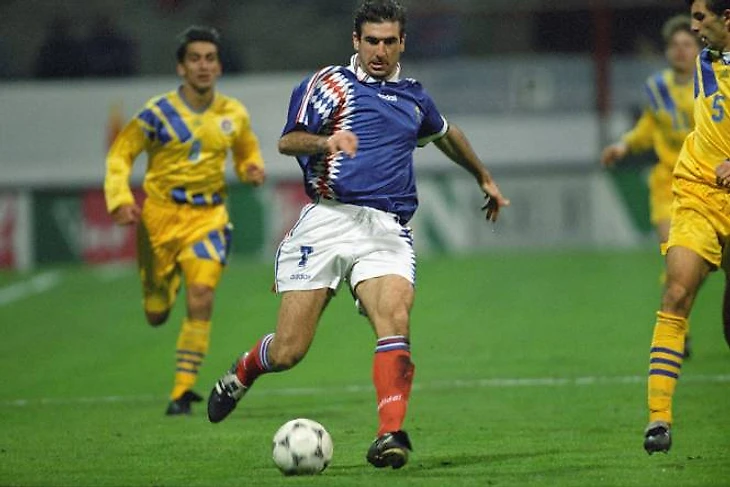 На счету Кантона 20 голов в 45 матчах за сборную