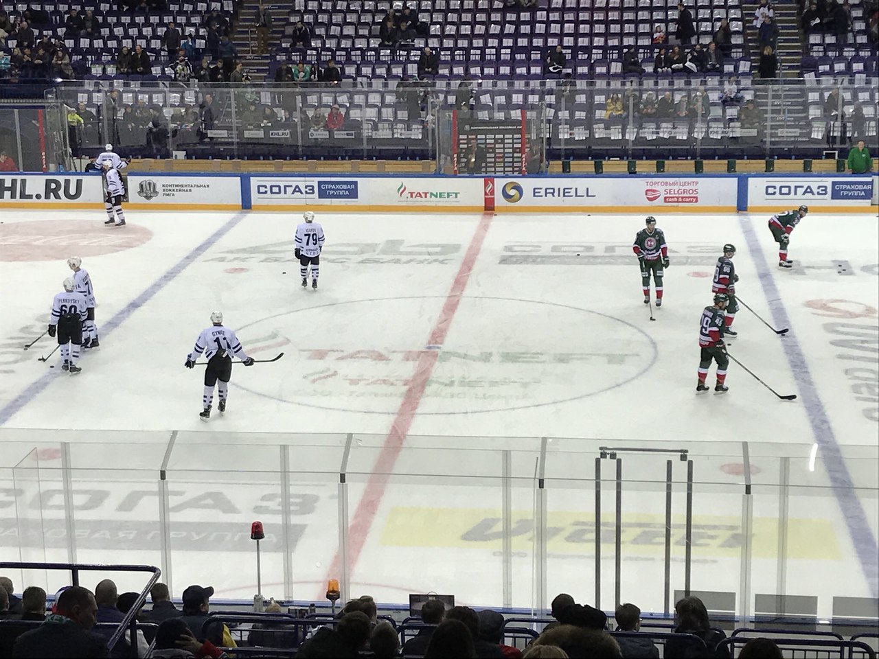 Логотип Татнефти в центральном круге вместе с логотипом Татнефти