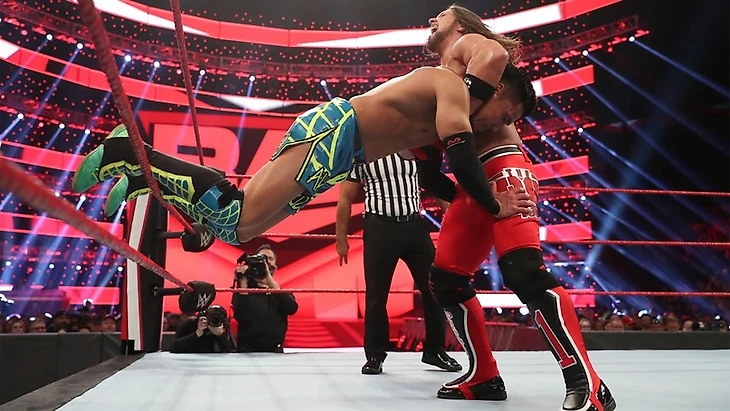 Обзор WWE Monday Night RAW 06.01.2020, изображение №9