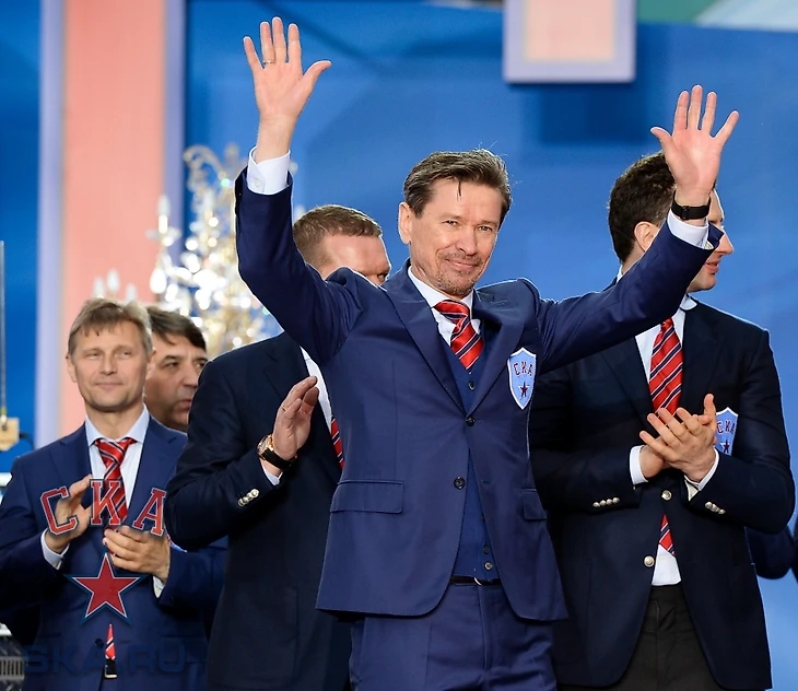 Вячеслав Быков на параде Чемпионов