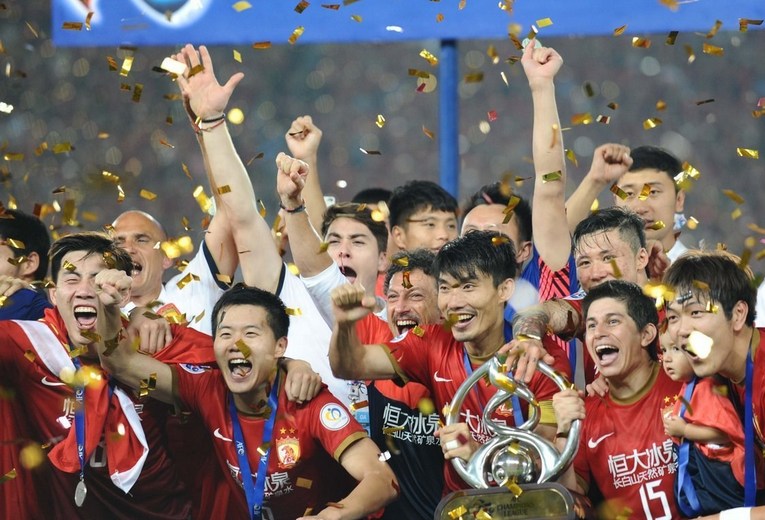 Что делают китайцы чтобы поднять футбол из Поднебесной с колен
