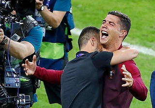Роналду стал тренером и выиграл Евро-2016