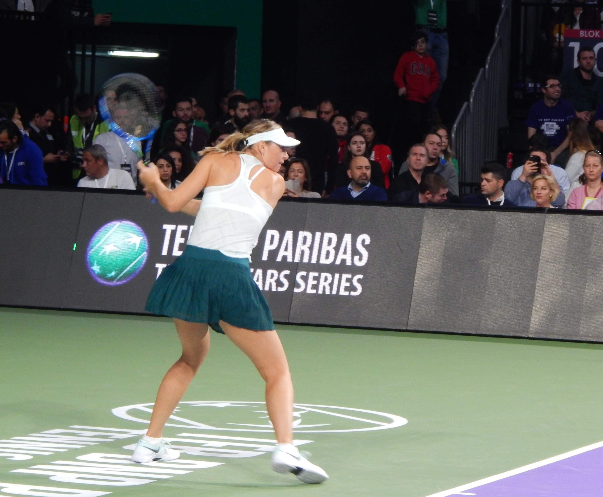 Sharapova in Istanbul 26 nov 2017
