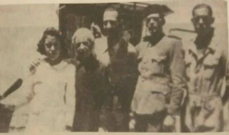 Донья Пруденсия Приего, рядом с ней Эсекель, Хулиан (Гражданская гвардия) и Модесто Уэрта Приего