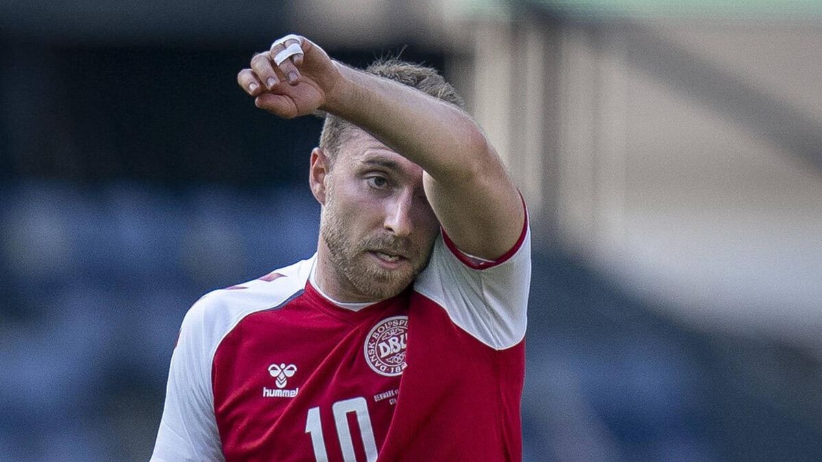 АПЛ купит 2 тысячи дефибрилляторов любительским клубам. Все из-за истории с Эриксеном