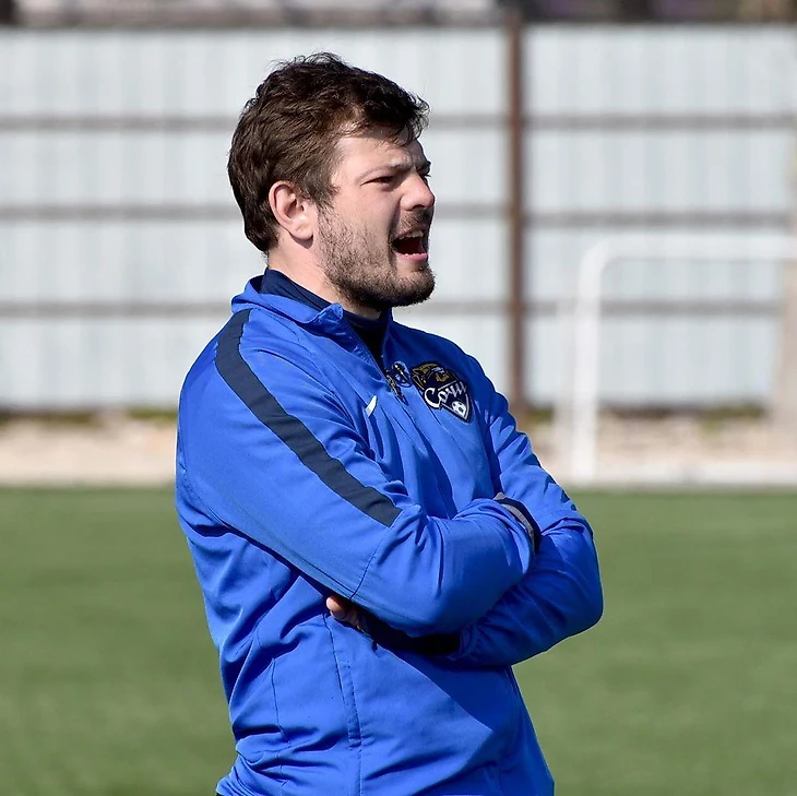 Известный российский блогер создал клуб, чтобы помогать футболистам переезжать в Европу. Выходит не очень: один из его лидеров играет в чемпионате Гродненской области, успев вляпаться в историю с провластным митингом - Отдал.