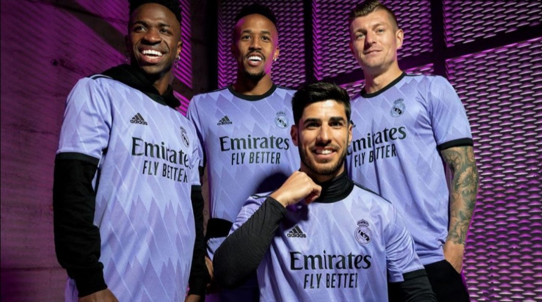 1 июля сразу 4 команды представили свои новые формы. Рассмотрим футболки «Фрайбурга», «Марселя», «Эвертона» и «Реала»