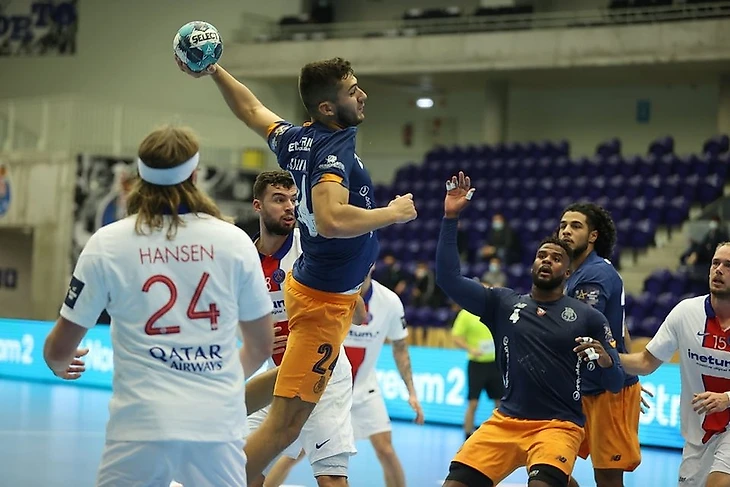 Лига чемпионов. "Пари Сен-Жермен" и "Мотор" — синхронные всплытия в зонах доступа, изображение №1